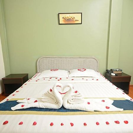 Supreme Hotel Yangon Dış mekan fotoğraf