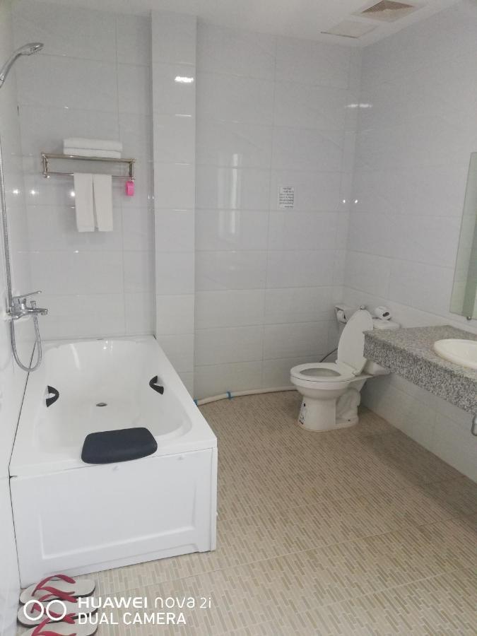 Supreme Hotel Yangon Dış mekan fotoğraf