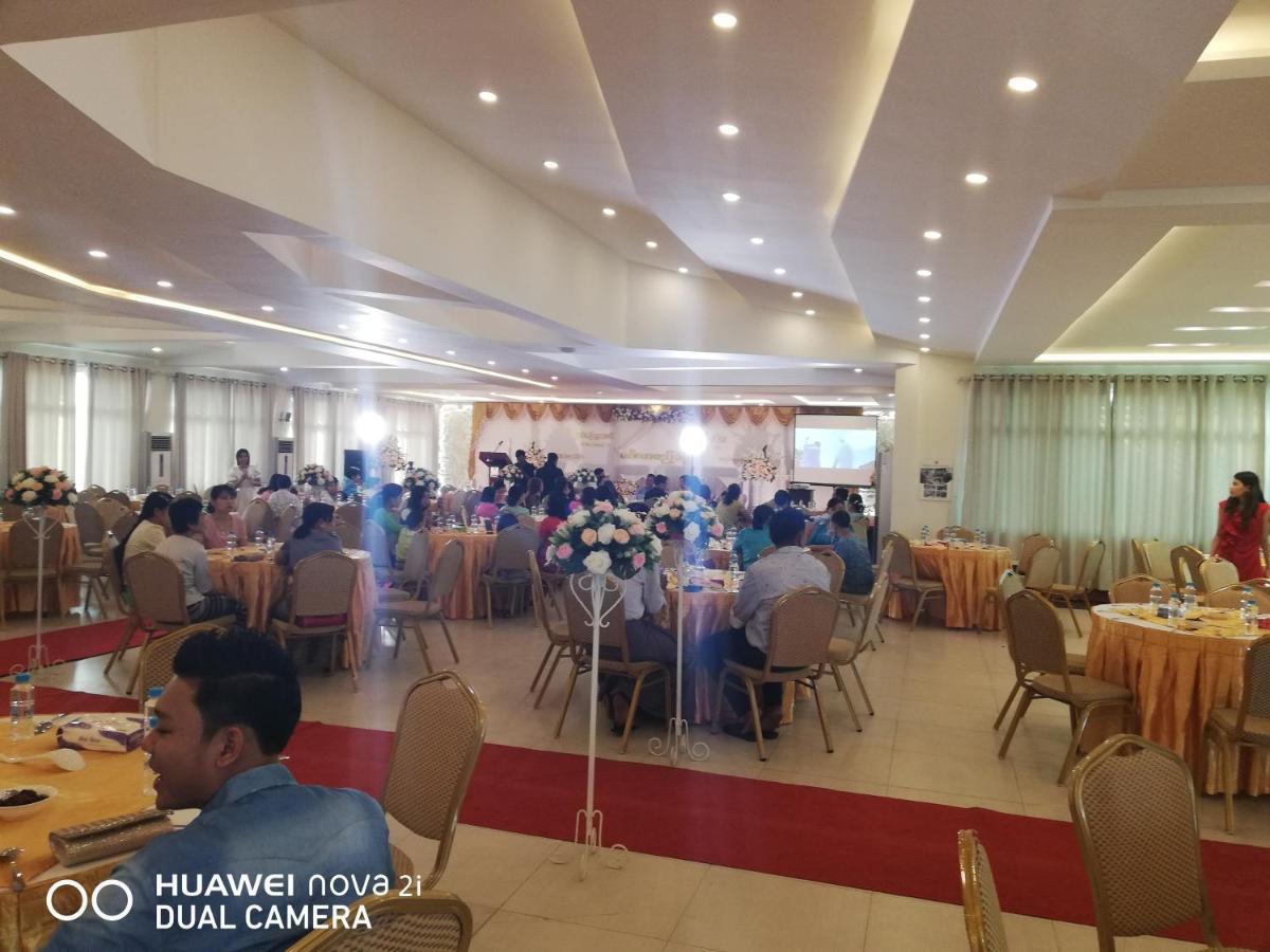 Supreme Hotel Yangon Dış mekan fotoğraf