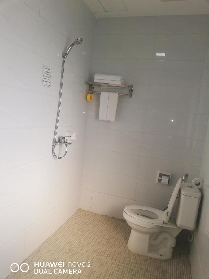 Supreme Hotel Yangon Dış mekan fotoğraf