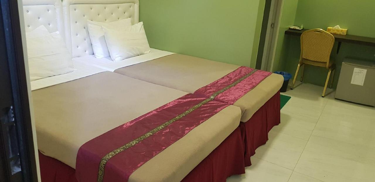Supreme Hotel Yangon Dış mekan fotoğraf