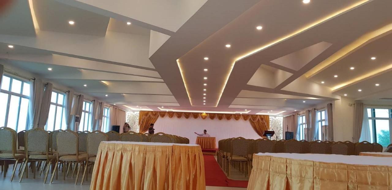 Supreme Hotel Yangon Dış mekan fotoğraf